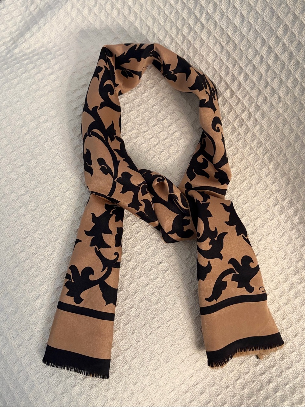 Vintage Oscar de la Renta Women's Tan & Black Patterned Silk & Wool Scarf Japan
